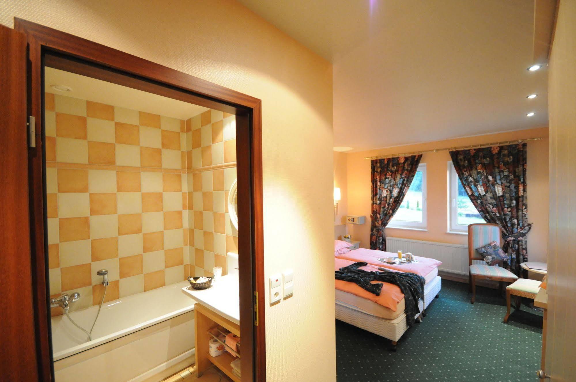 Hotel Hotleu Вэм Экстерьер фото